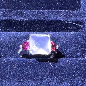 Elegant Silver and Red Gemstone Ring